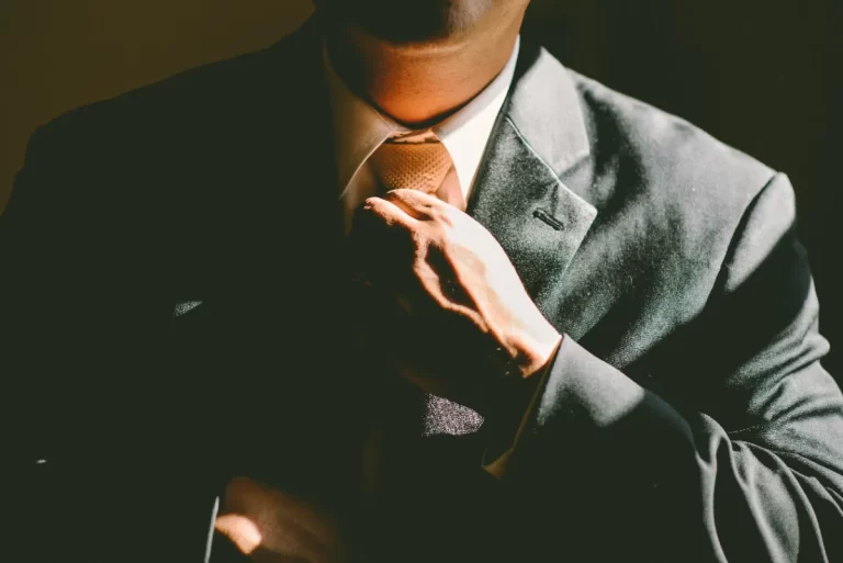 Essential Sales Techniques in Negotiation: Navigating the Approval Process in Japan